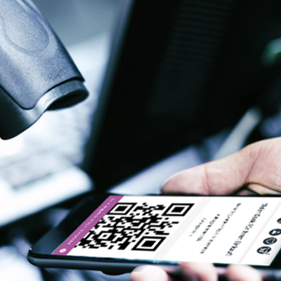 QR Code auf Handy ermöglicht Eintritt mit Scanner